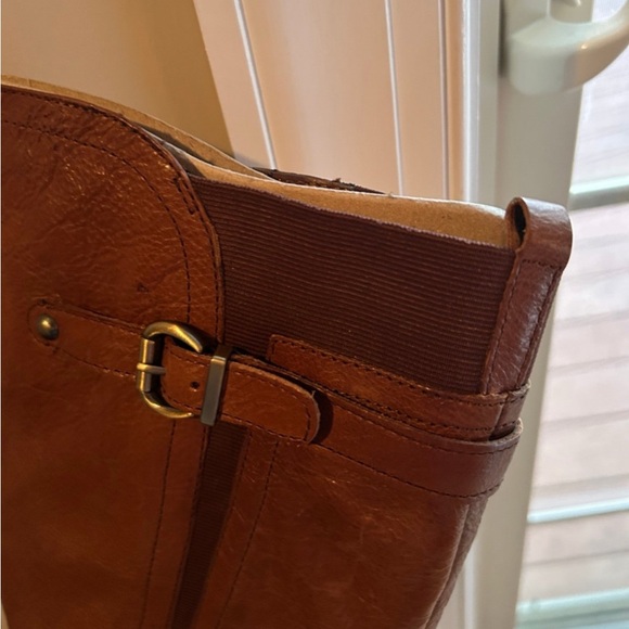 Elegant Brown Knee-High Women's Boots - Picture 7 of 8